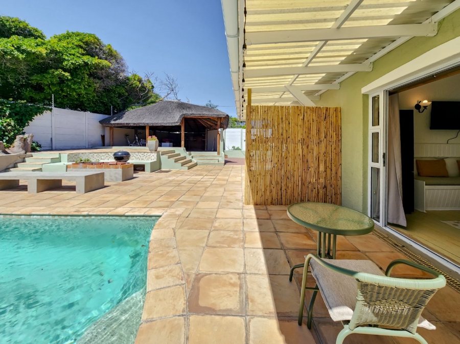 To Let 1 Bedroom Property for Rent in Bloubergrant Western Cape